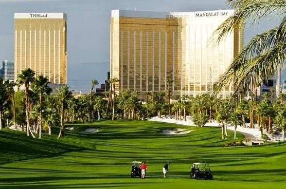 Campo de golf con vista al Mandalay Bay